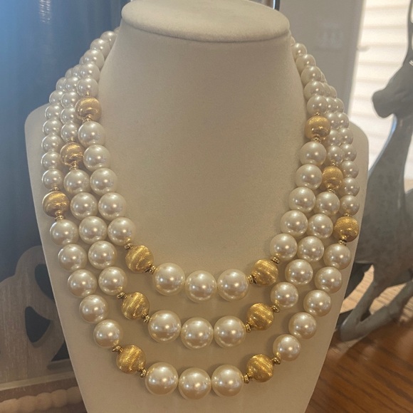 Napier Jewelry - Vintage Napier Gold and Cream Pearl Necklace